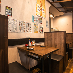 テーブル席のご用意ございます。宴会や飲み会などお集まりにぜひご利用ください。