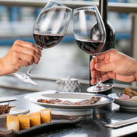 自社独占輸入のワインで鰻の新たな魅力を発見