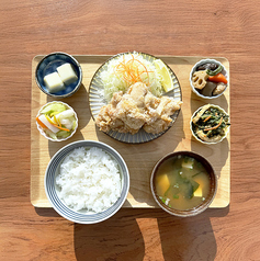 オススメ！人気No1！若鶏のジューシー醤油唐揚げ定食（唐揚げ3個）