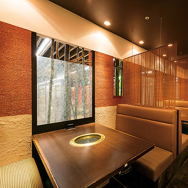 焼肉名菜 福寿 ミウィ橋本店の雰囲気1