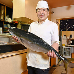 個人魚商と父(創業者)の取引を眺めて育った店主!