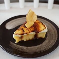 季節限定　スイートポテトのブリュレケーキの写真