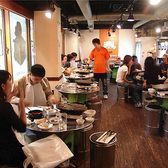 おタバコを吸われる方も安心！全席喫煙可能です（加熱式たばこ限定）。お食事をしながら、ゆっくりとリラックスした時間をお過ごしいただけます。