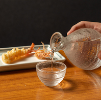 手作りの味わい、選び抜かれたお酒との出会い
