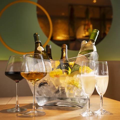 大手町駅徒歩1分！炭火焼きアジアンビストロ◎飲み放題付きコース4000円～