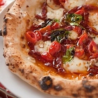 種類豊富な自慢の窯焼きピザ≪オリジナルピザもあり≫
