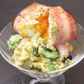 料理メニュー写真&nbsp;串焼きベーコンと玉子サラダ