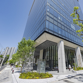 お車でお越しの際は、大阪堂島浜タワー駐車場（154台・有料）をご利用いただけます◎広々とした駐車スペースを完備しているため、遠方からのゲストや、お車でのデート・会食の際もスムーズにご来店いただけます。都会の中心にありながら、アクセス至便な環境で心ゆくまで贅沢なひとときをお愉しみください。