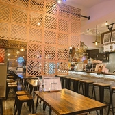 ジンと小皿 蒸留屋の雰囲気2