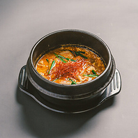 お肉に合う多彩なメニューをご用意してます。