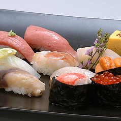 九州産を含む新鮮な魚介を使った握り鮨へのこだわり