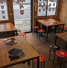 少人数からご利用Okのテーブル席をご用意しております♪お気軽にご来店下さい！