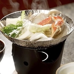 それぞれの料理に合わせて盛り付ける器や添え物。味だけでなく彩りも美しい料理をご提供いたします。