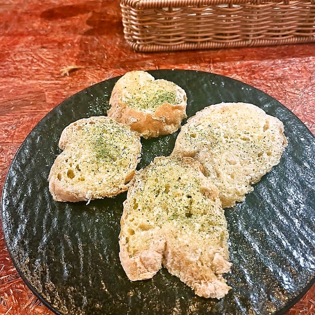 スペイン料理×ラム酒で深夜の冒険を。