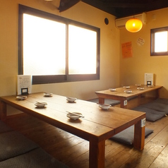 【2F】6名テーブル席です。最大で15名様までご利用頂けます。