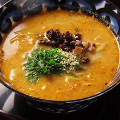 落ち着いた空間でこだわりのお食事を