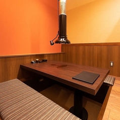 炭火極味焼肉 英 三条店の雰囲気1