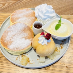丸ごと桃のパンケーキ