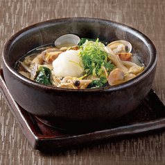 石焼き仕立て あさりと秋茸 みぞれ貝出汁のおうどん
