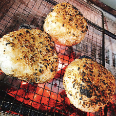 焼き鳥以外にも炭火で焼き上げた絶品料理◎