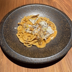 ポルチーニとトリュフのうにクリームパスタ