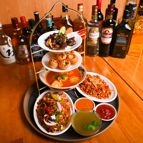 お昼の11時から深夜4時まで絶賛営業中です！