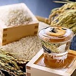 和モダンな店内は落ち着いた雰囲気。デートや接待、各種宴会などに最適な空間をご用意しております♪