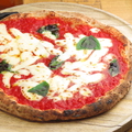 料理メニュー写真 イタリア産チーズを使用した「マルゲリータ」