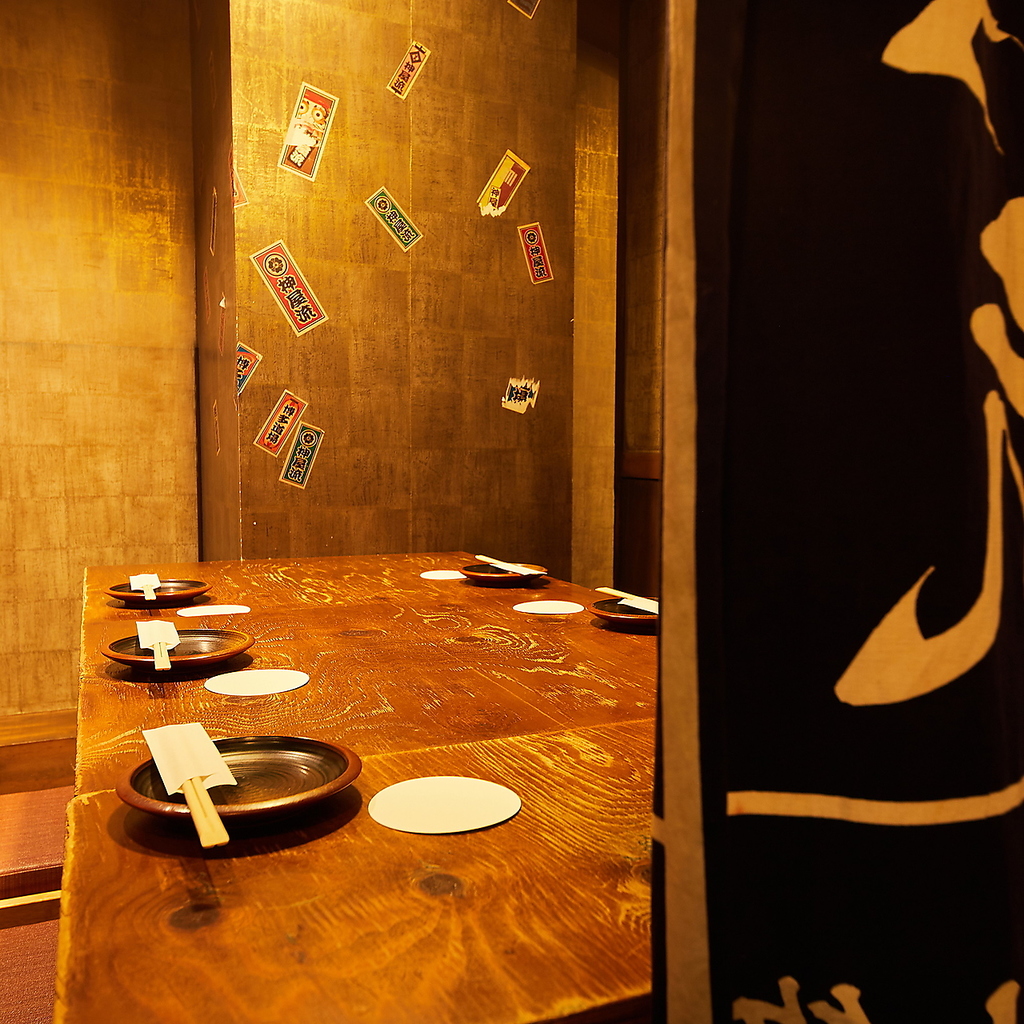 テーブル席も暖簾で仕切った個室席なのでプライベート空間充実♪