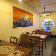 ◆店内は異国感とあたたかみを感じる空間◆