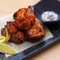 料理メニュー写真&nbsp;ジューシーな鶏の唐揚げ