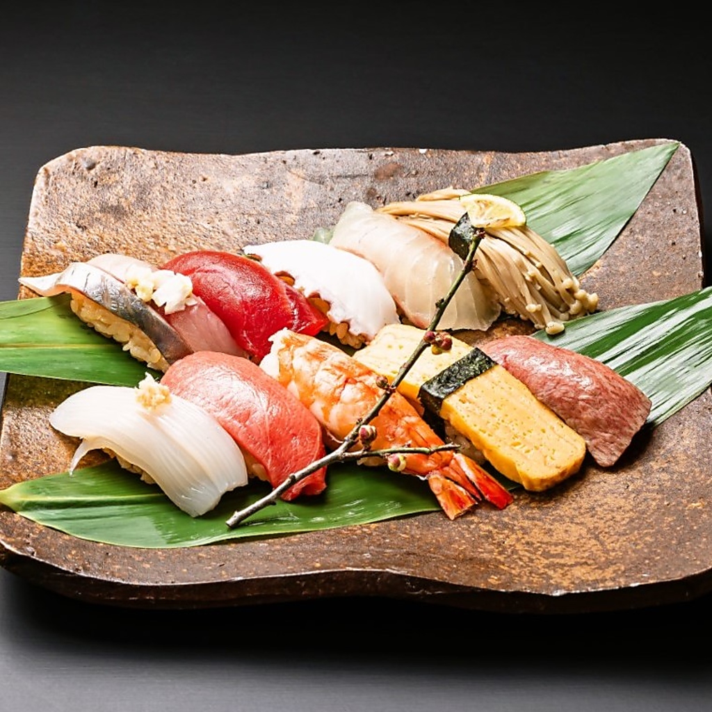 盛合せもバリエーション豊富にご用意しております！何が入っているかはスタッフまでお気軽にどうぞ♪