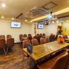 【女子会・二次会・誕生日】落ち着いた雰囲気のあるテーブル席♪女子会や誕生日、宴会の二次会等に最適です♪