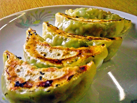 こだわりの手作り餃子とおにぎり・お茶漬けが絶品！老舗の専門店の味を堪能して！