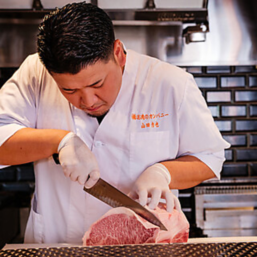 各部位を一番美味しい形で。全て『手切り』でご提供しています。  