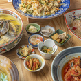 当店のおばんざいは、旬の食材をふんだんに使用した9～10品の大皿料理から選べるスタイルです
