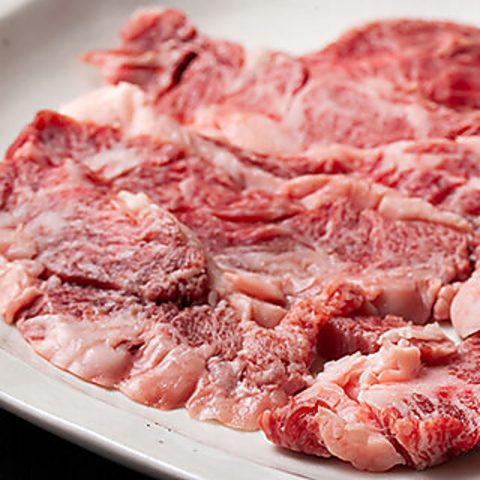 下北沢で焼肉を楽しむなら城西苑。開放的な空間でゆったり過ごせます。