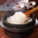 【西新宿×和食】ツヤツヤの石釜炊きコシヒカリ