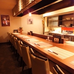 大切な方との距離を縮めることができるカウンター。お店のチョイスを間違いたくない貴方!!必見です。