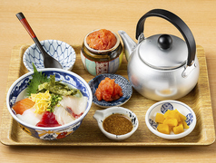 海鮮丼(小)鯛だし茶漬け定食