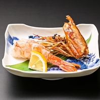 生赤エビ寿司と頭はカリカリに揚げた二度旨い贅沢な一皿