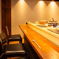 落ち着いた雰囲気の店内は、デートや記念日、ご褒美ディナーなど特別な日にもぴったり。