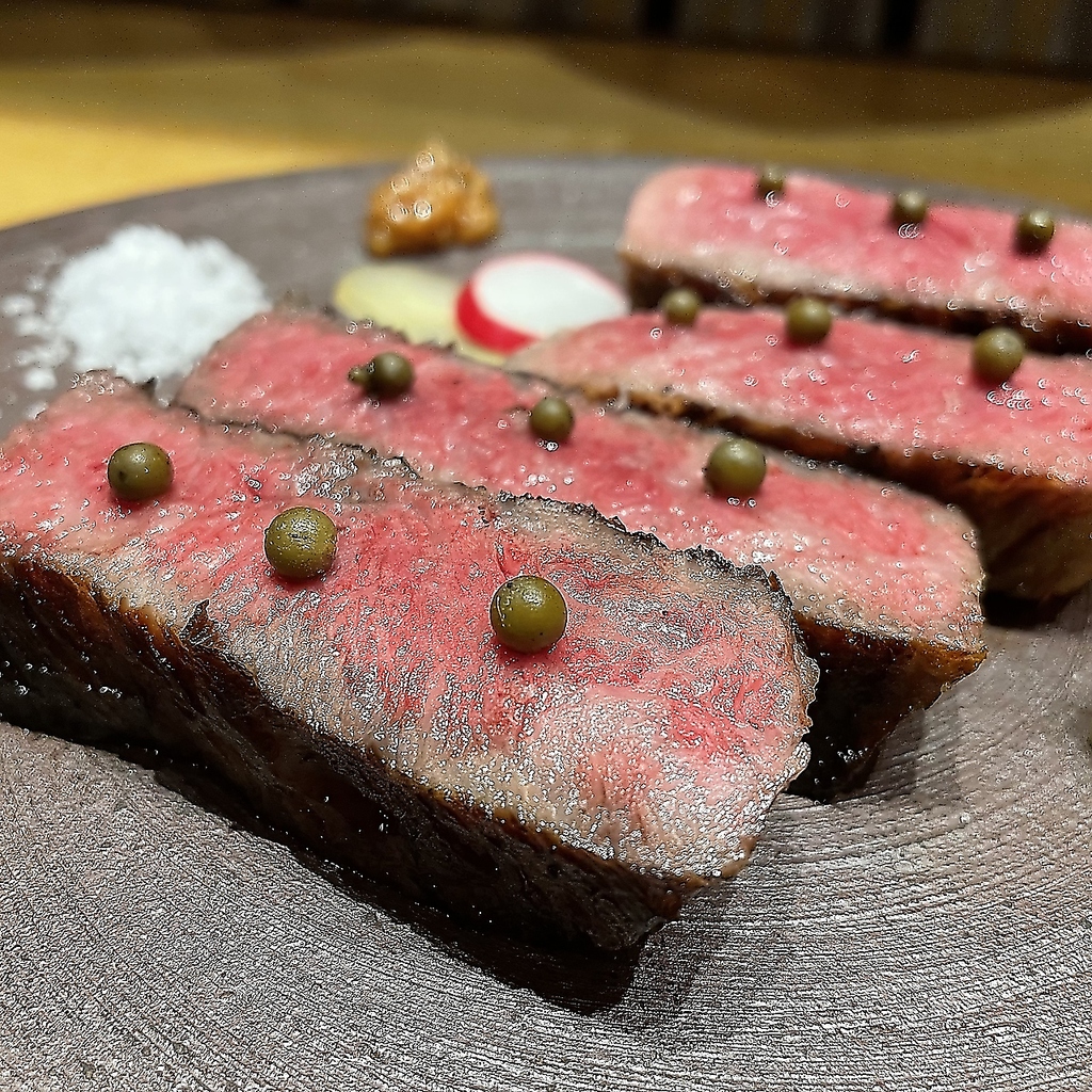 【滋賀県サカエヤさんの熟成肉ステーキ】世界中の食通を唸らす肉店の熟成牛を味わう