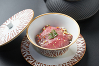 お皿にもこだわっております。