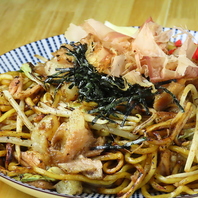 食べ応え抜群のソーキ入りメニューが人気◎