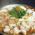 ピリ辛のスープにホルモン・野菜・お肉たっぷり！食欲を刺激する【案山子】自慢のお鍋です