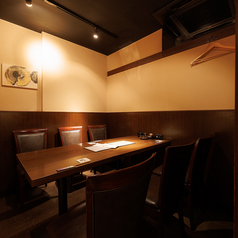 6名様用のテーブル個室になります。