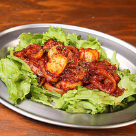 肉に魚に野菜まで多彩な逸品メニューが勢揃いです。