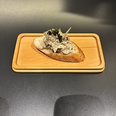 鶏腿肉のリエット アーティーチョークとナッツのアイオリサラダ