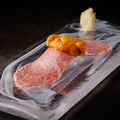 料理メニュー写真&nbsp;ウニ和牛寿司